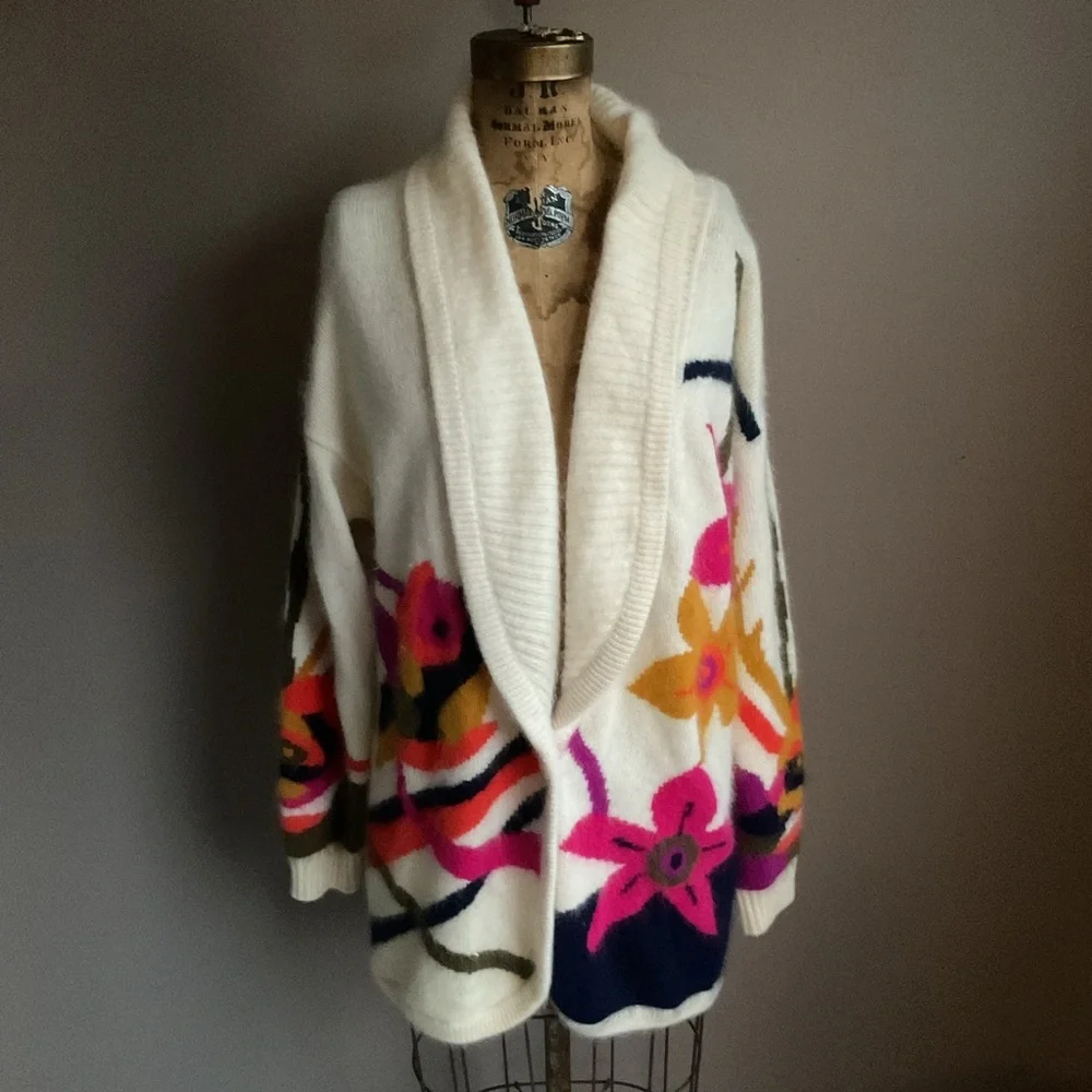 Vintage 80’s Rafaella Cream Floral Angora Rabbit Fur Wool Blend Cardigan, medium - Picture 1 of 6